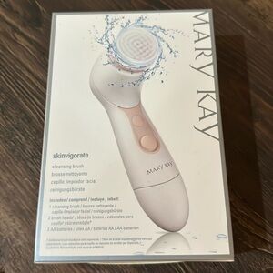 Mary Kay skinvigorate cleaning brush